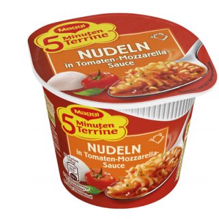 Pasta tomato mozzarella sauce